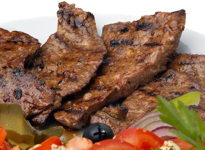 这 19 种人类日常食物可能对猫狗有毒