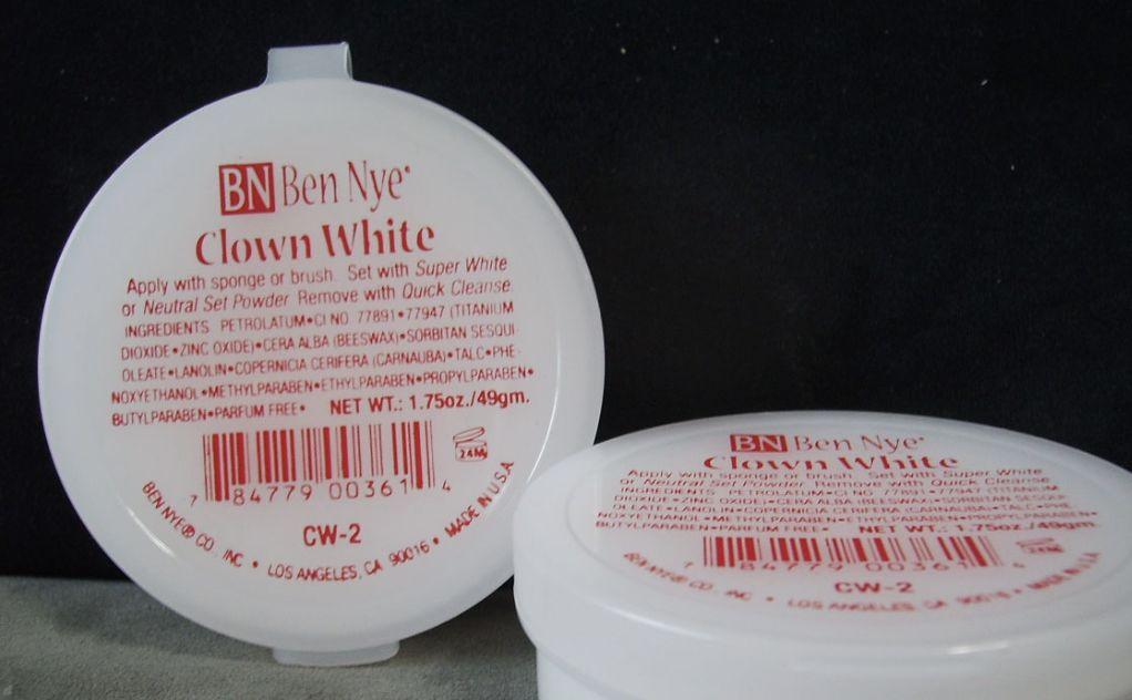 强效掩盖猫咪白色毛发上黄色污渍的方法